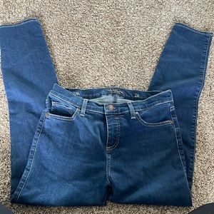 Size 6 Lucky Brand skinny Jeans
